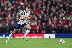 蓝鲸体育官网-霍德尔谈范德文防守：只看球不盯人，你无法知道进攻球员的位置