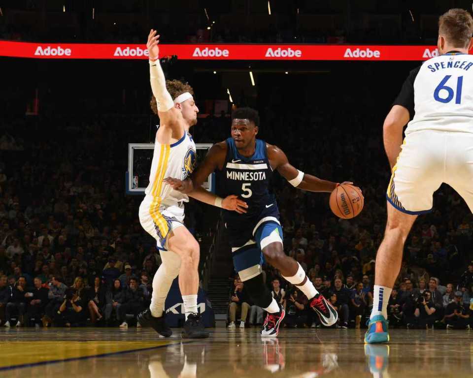 蓝鲸体育直播-华子42+8+5森林狼送勇士4连败 波津加盟首次首发20分两将伤退